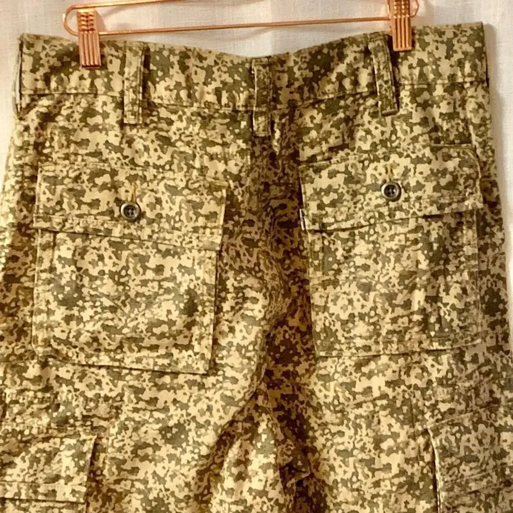 Levi's Digital Camo Cargo Shorts‎ Mens Size 30 Tactical Utility Outdoors Hunting